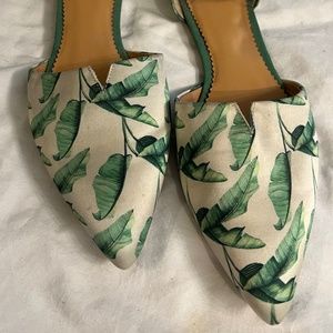 Jasper & Jeera Tropical Print Flats w/Ankle Strap Size 7